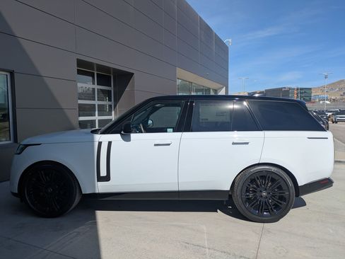 New 2025 Land Rover Range Rover Autobiography image 5