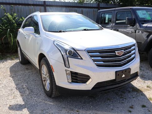 Used 2017 Cadillac XT5 FWD image 16