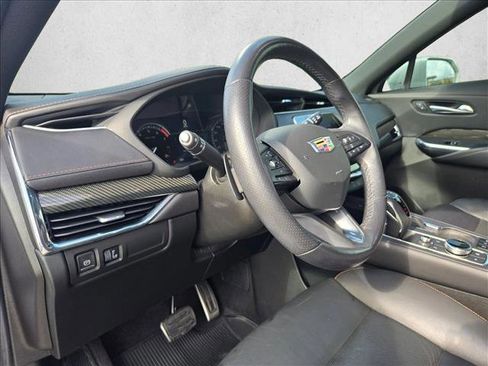 Used 2019 Cadillac XT4 Sport image 9