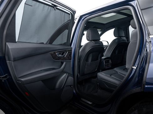 Used 2020 Audi Q7 3.0T Prestige w/ Prestige Package image 18