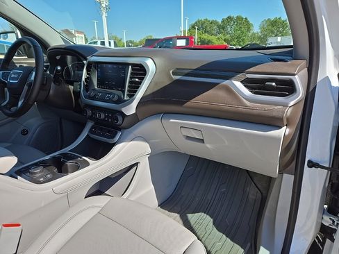 Used 2023 GMC Acadia SLT w/ Preferred Package image 42