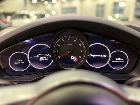 Used 2021 Porsche Cayenne S image 24