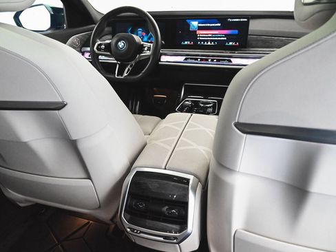 Used 2024 BMW i7 M70 w/ Executive Package image 35