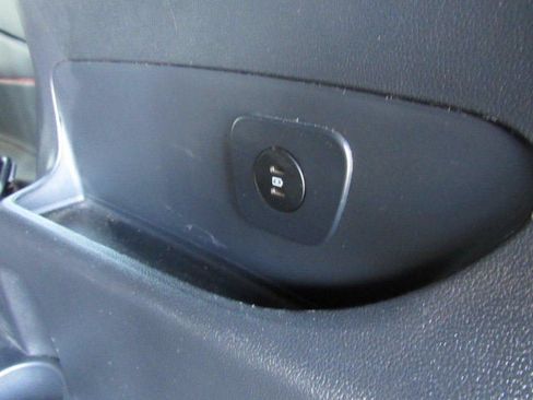 Used 2025 Ford Explorer ST-Line AWD/4WD image 36