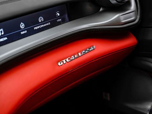 Used 2018 Ferrari GTC4Lusso AWD/4WD image 85