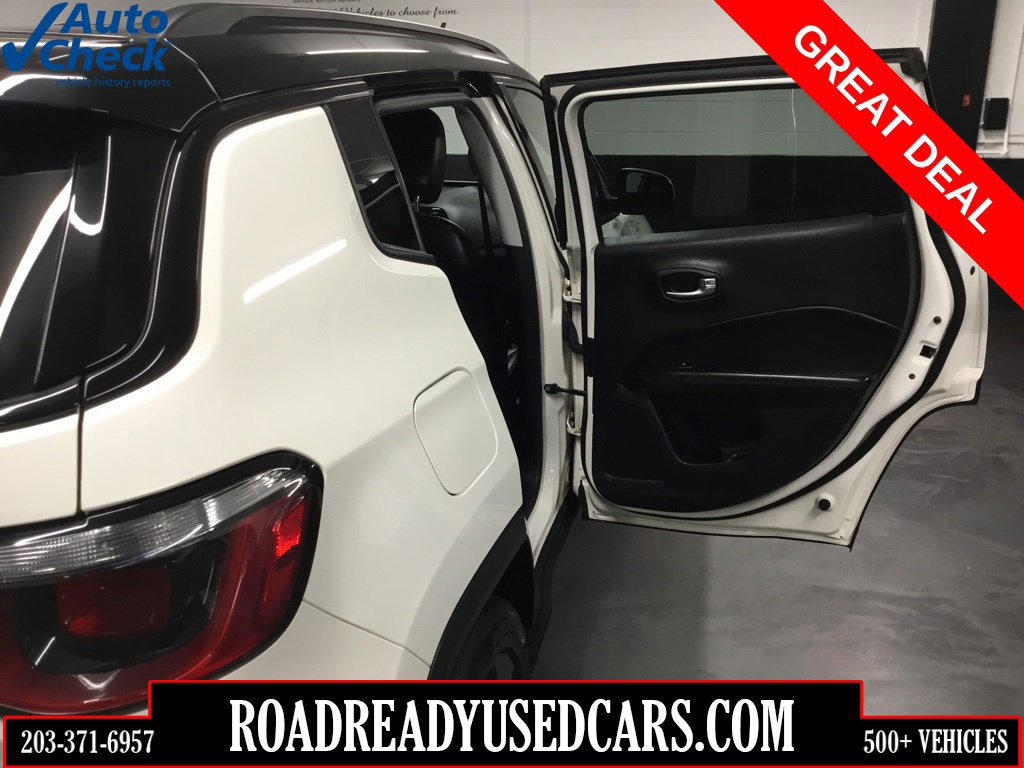 Used 2018 Jeep Compass Latitude AWD/4WD image 32