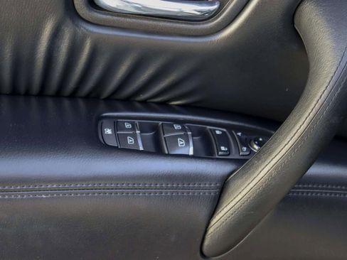 Used 2021 Nissan Armada SL w/ Captain's Chairs Package image 15