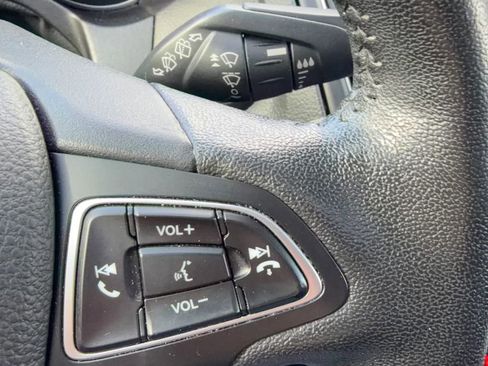 Used 2017 Ford Focus Titanium FWD image 24