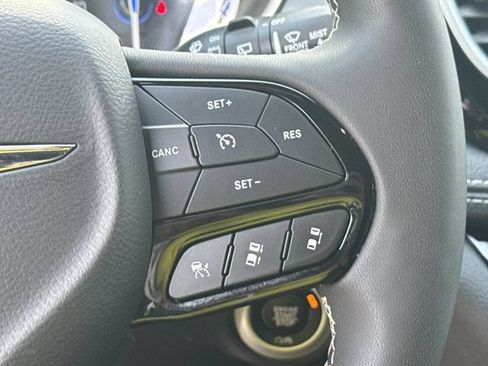Certified 2026 Chrysler Pacifica Limited w/ S Appearance Package FWD image 28