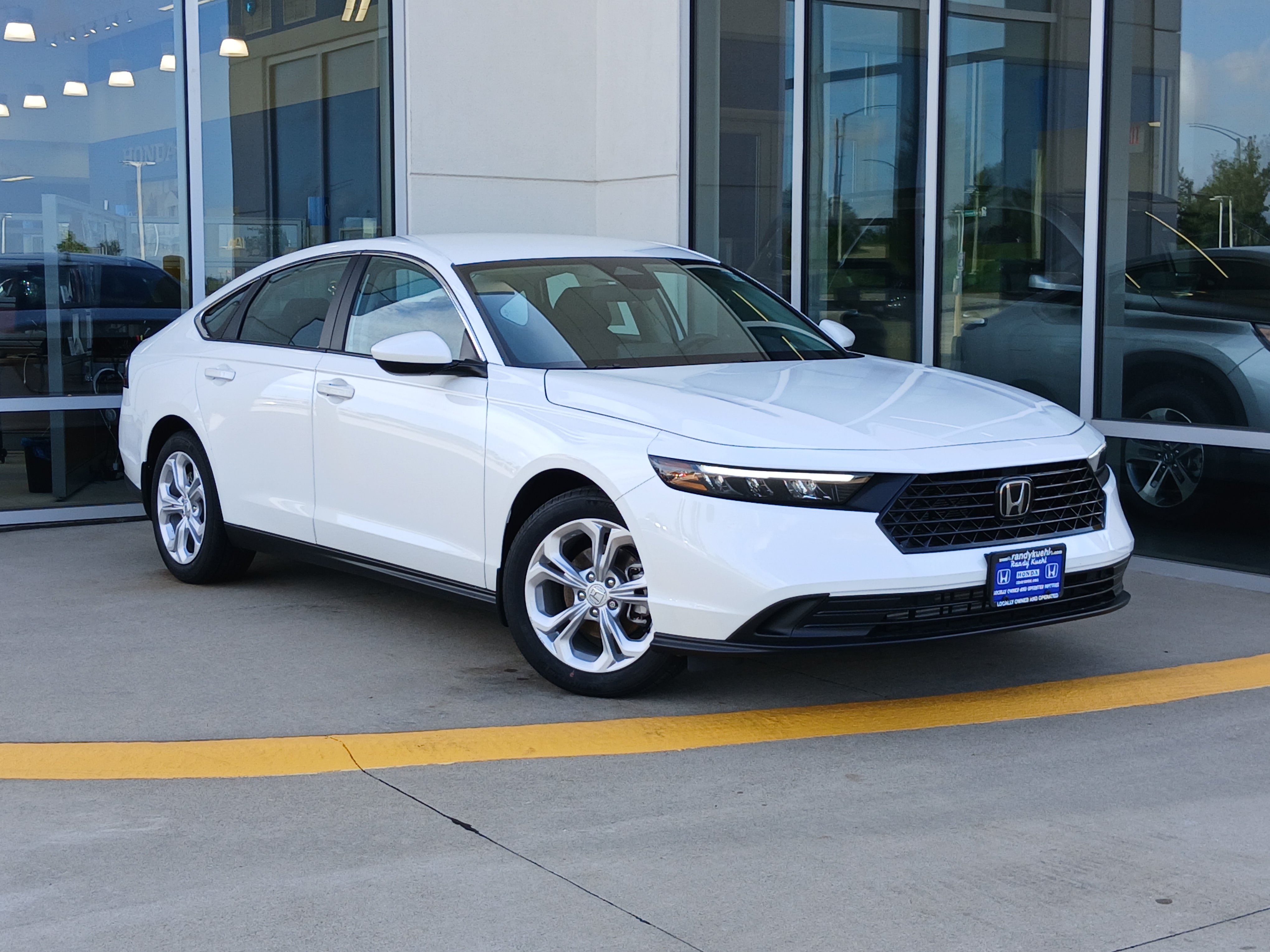 Used 2025 Honda Accord LX image 2