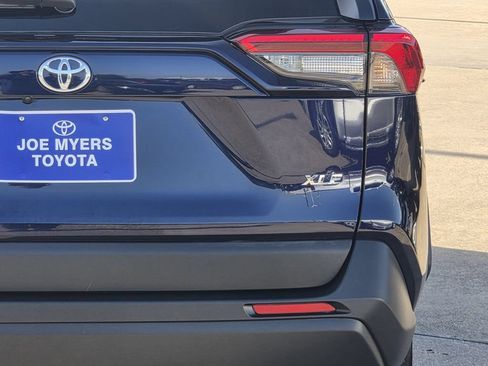 Used 2025 Toyota RAV4 XLE FWD image 9