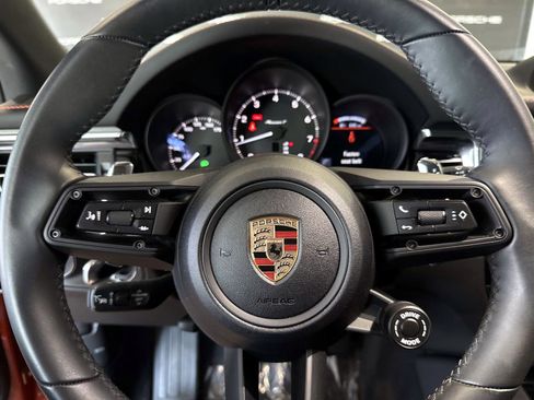Certified 2025 Porsche Macan Turbo AWD/4WD image 31