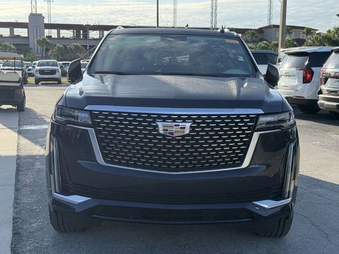 Used 2023 Cadillac Escalade ESV Premium Luxury AWD/4WD image 3