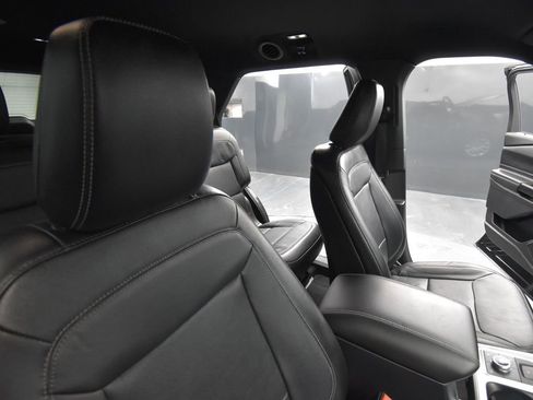 Used 2020 Ford Explorer Limited image 17