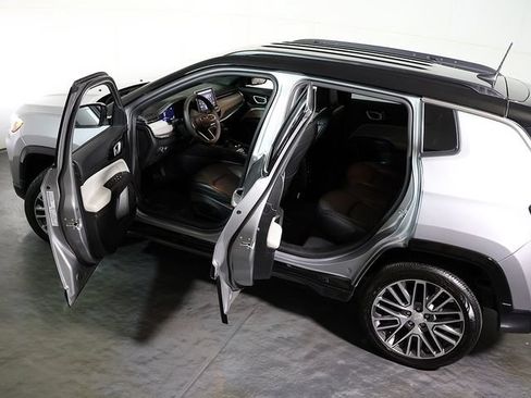 Used 2023 Jeep Compass Limited w/ Elite Group AWD/4WD image 5