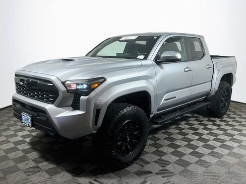 Certified 2026 Toyota Tacoma TRD Sport AWD/4WD image 3