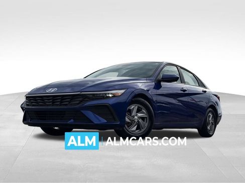 Certified 2024 Hyundai Elantra SE FWD image 1