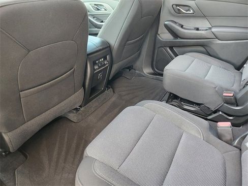 Used 2023 Chevrolet Traverse LT image 28
