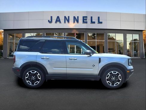 Used 2023 Ford Bronco Sport Outer Banks w/ Tech Package image 4