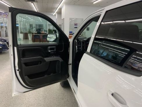 Used 2018 Chevrolet Silverado 1500 LT w/ All Star Edition AWD/4WD image 29