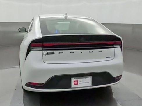 Certified 2025 Toyota Prius LE FWD image 8