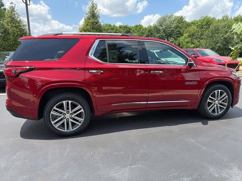 Used 2023 Chevrolet Traverse High Country AWD/4WD image 11