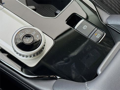 New 2026 Mitsubishi Outlander ES image 11