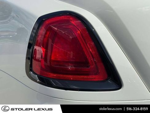 Used 2017 Rolls-Royce Wraith RWD image 15