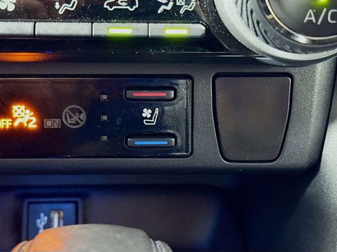 Used 2024 Toyota RAV4 Limited image 21