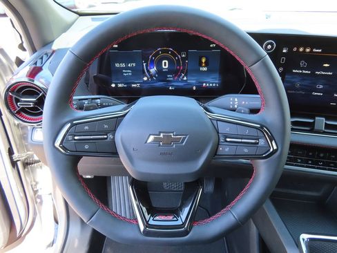 New 2026 Chevrolet Equinox RS w/ Convenience Package III AWD/4WD image 4