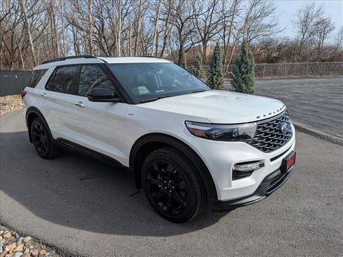 Used 2023 Ford Explorer ST-Line w/ Class IV Trailer Tow Package image 7