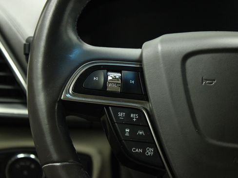 Used 2019 Lincoln Nautilus Reserve image 23