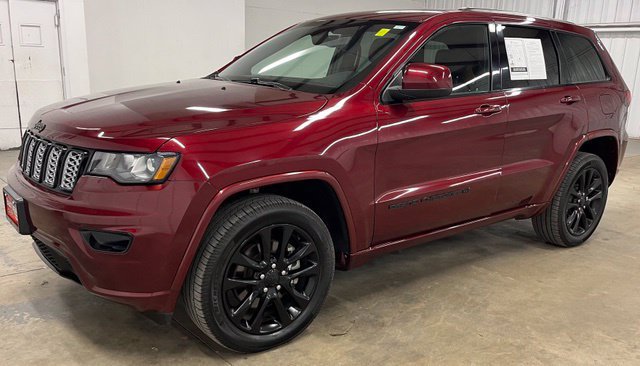 Used 2022 Jeep Grand Cherokee Laredo X AWD/4WD image 3