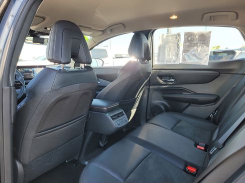 Used 2024 Nissan Ariya AWD image 13