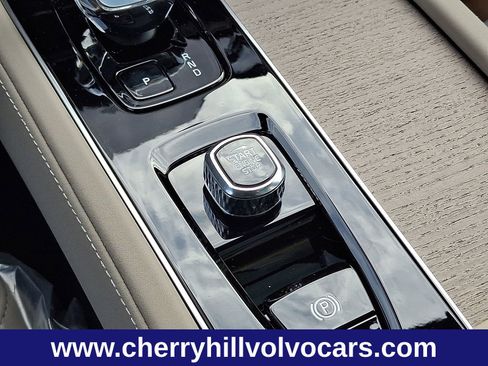 New 2026 Volvo XC90 B6 Plus w/ Protection Package Premier image 14