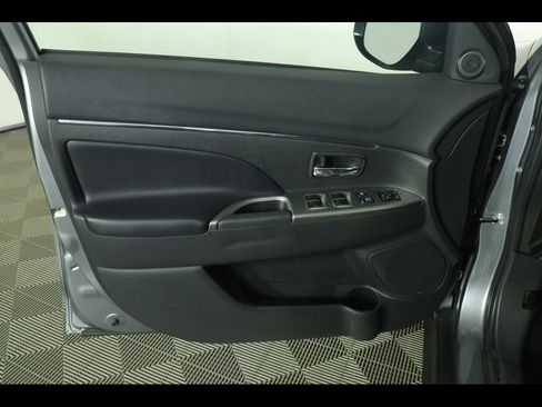 Used 2024 Mitsubishi Outlander Sport SE AWD/4WD image 19