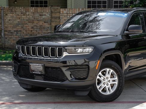 Used 2022 Jeep Grand Cherokee Laredo w/ Luxury Tech Group I image 13