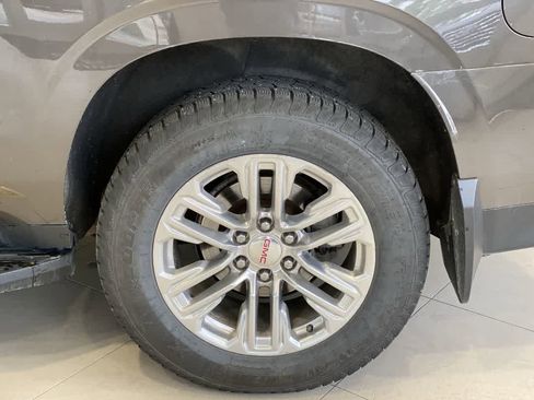 Used 2021 GMC Yukon XL SLT w/ SLT Premium Package AWD/4WD image 13