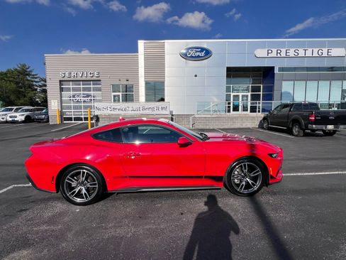 Used 2024 Ford Mustang Coupe RWD image 9