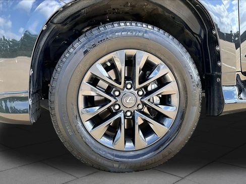 Used 2023 Lexus GX 460 Premium w/ Premium Package AWD/4WD image 11