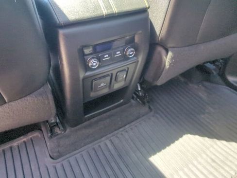 Used 2021 Chevrolet Traverse RS AWD/4WD image 27
