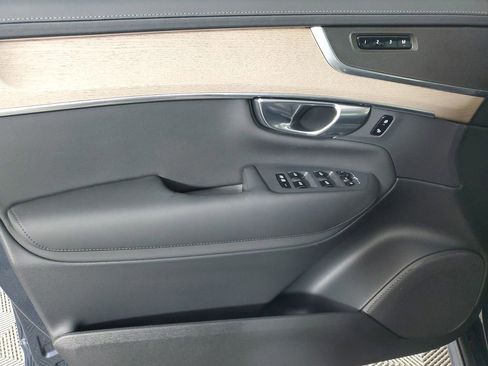 Certified 2025 Volvo XC90 B6 Core w/ Climate Package image 22