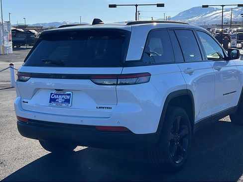 Used 2023 Jeep Grand Cherokee Limited w/ Luxury Tech Group II image 5