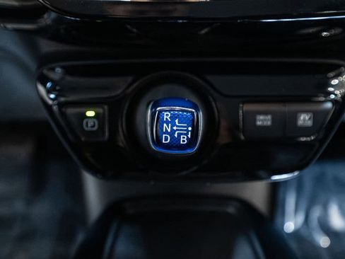 Used 2020 Toyota Prius LE image 19