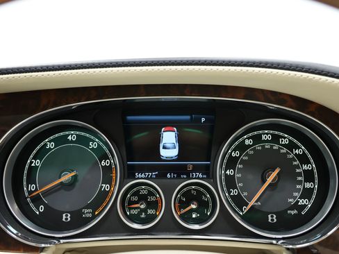 Used 2015 Bentley Flying Spur W12 image 25