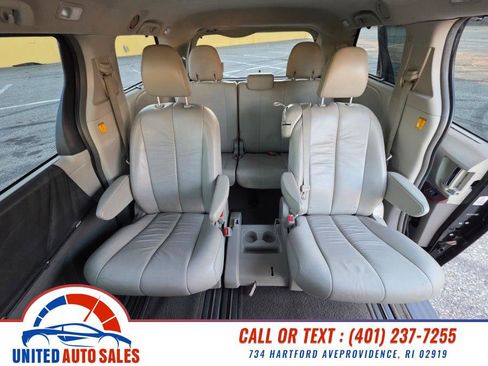 Used 2012 Toyota Sienna XLE image 12