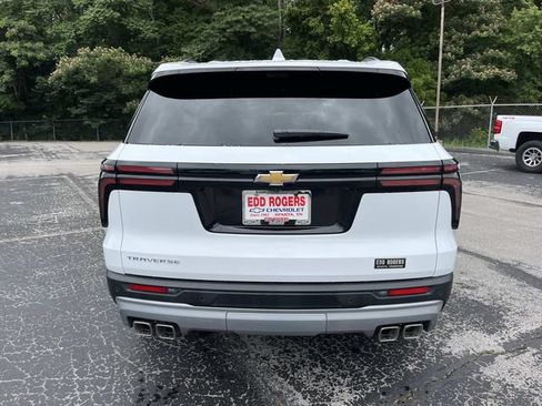 New 2026 Chevrolet Traverse LT w/ Driver Confidence Package FWD image 4