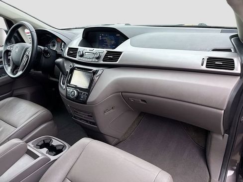Used 2016 Honda Odyssey Touring Elite image 32