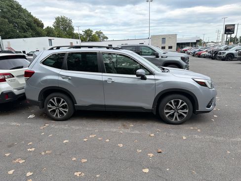 Used 2023 Subaru Forester Limited AWD/4WD image 11