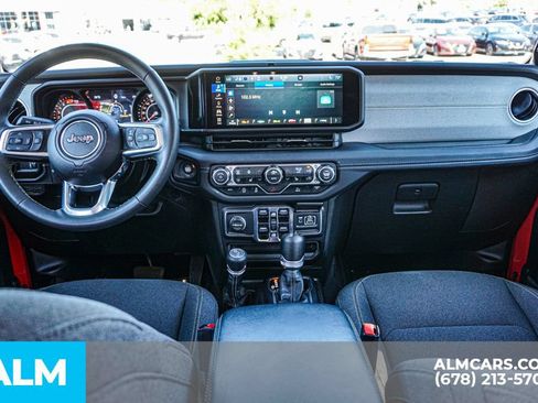 Used 2025 Jeep Wrangler Unlimited Sahara AWD/4WD image 27